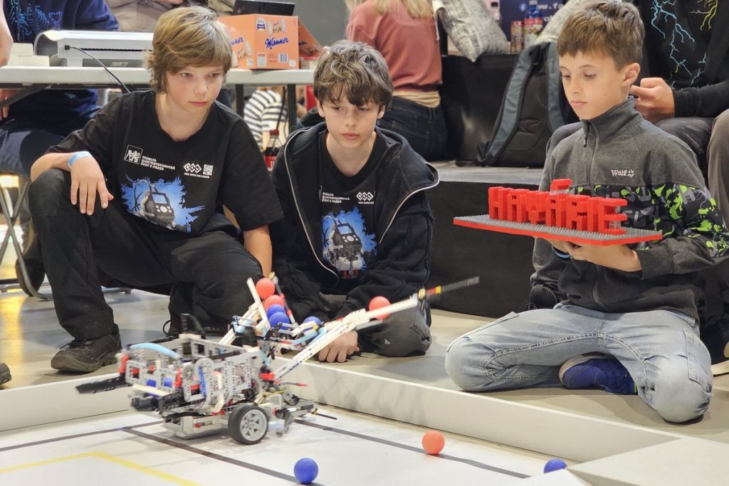 Finále jarní Robosoutěže na Maker Faire Prague