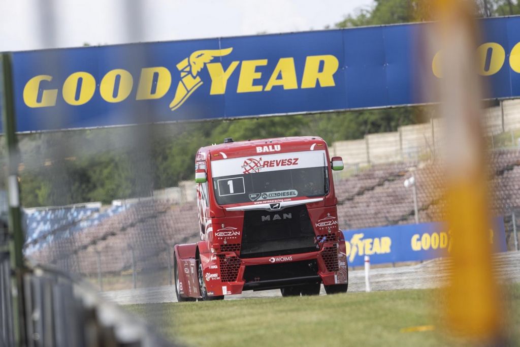 Závody tahačů se vrací na Autodrom Most