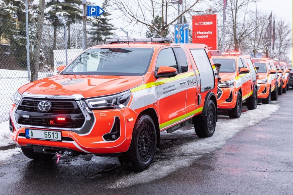 Vyprošťovací vozy Toyota Hilux pro hasiče