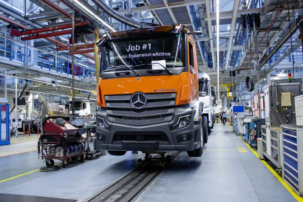 Mercedes Benz Trucks připravuje výrobu vozidel v Chebu